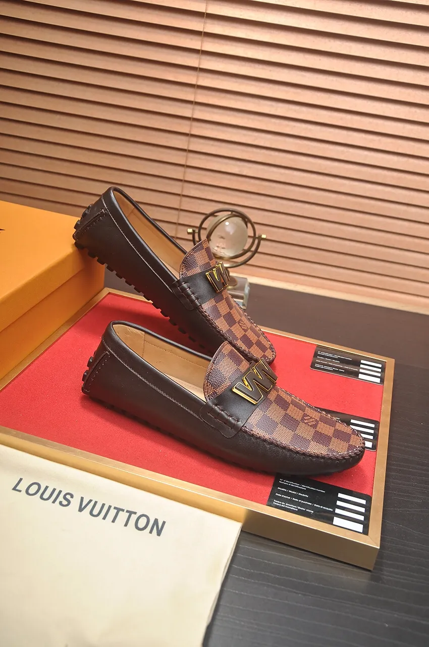Men's men's shoes 💰420💶 [LV Doudou shoes] (water-dyed cowhide lining) new model is on the market, available on the official website. The new Doudou shoes are processed into single-color materials, and the uppers are made of imported horsehide leather. The body of the shoe is fully hemmed with mark thread, and is lined with imported original cowhide leather. The elegant shoe shape is super suitable for all-matching, and the size is 38-44.